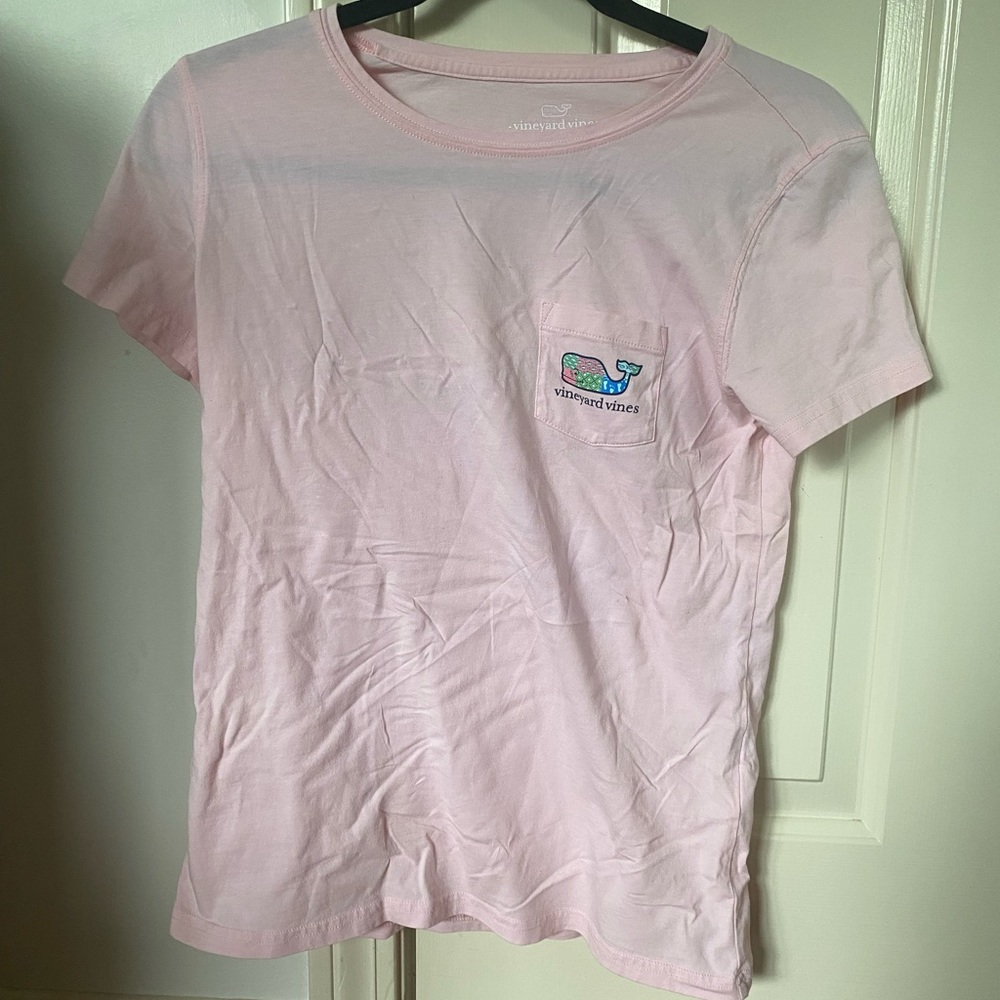Pink Vineyard Vines XS T-Shirt, Unique Whale Design
